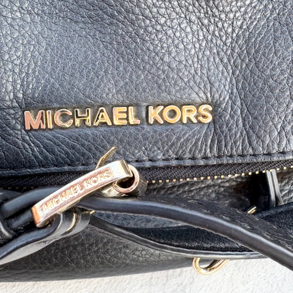 Michael Kors Bedford Black Pebbled Leather Crossbody Bag Gold Hardware Tassel - Picture 3 of 15
